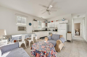 Cozy Wells Cottage with Pool Access 1 Mi to Beach!